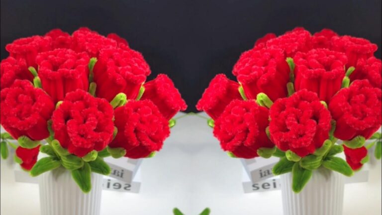 Questo semplice gesto trasforma un pulitore in un’elegante rosa per decorare la tua tavola…